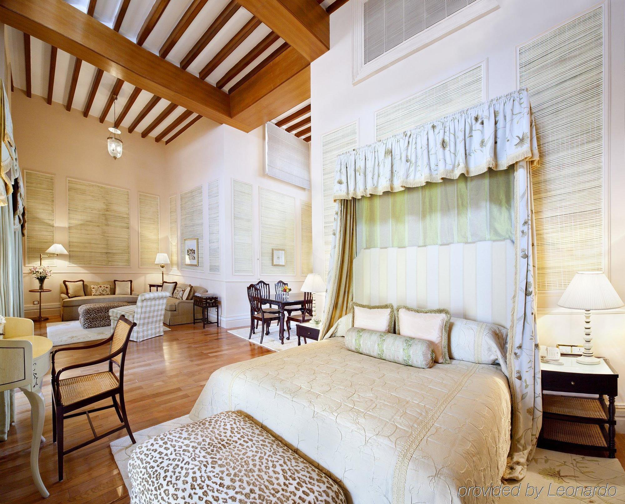 Taj Falaknuma Palace Hyderabad Room photo